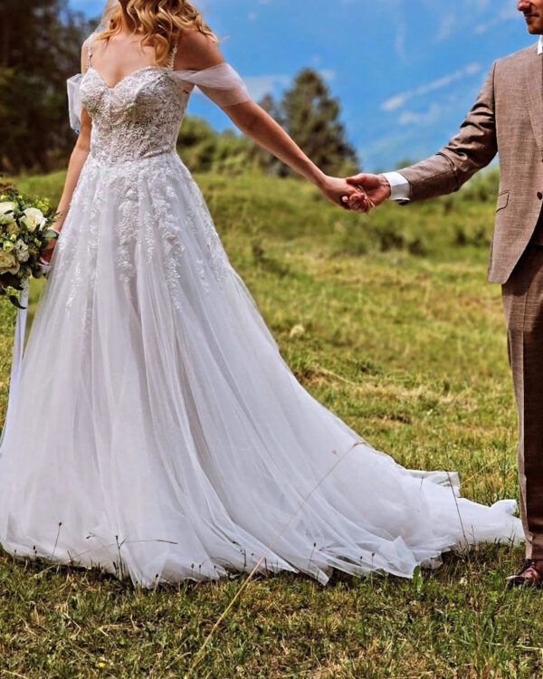 romantisches Brautkleid, weich fliessend in wird verkauft in der Ostschweiz