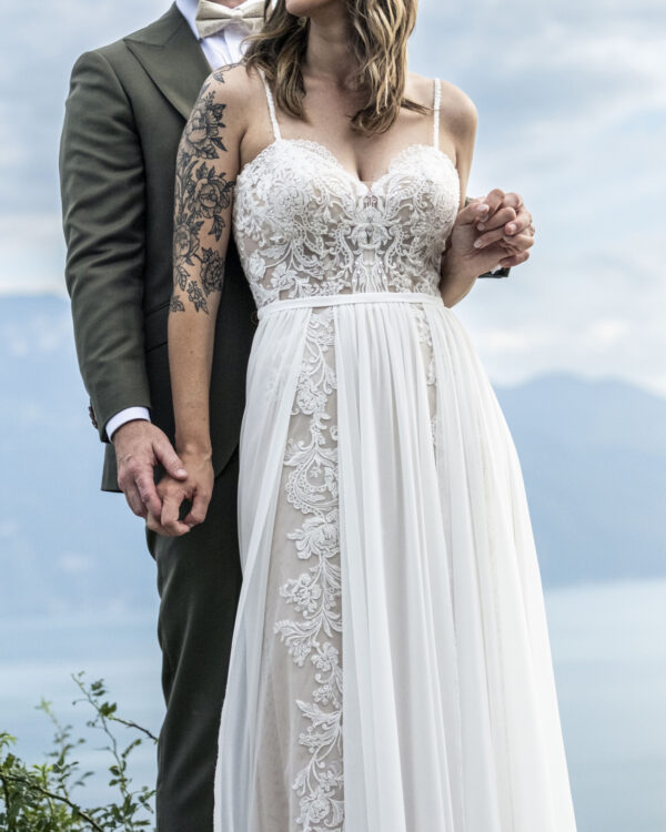 Boho Chic verspiel und spannend ist dieses Brautkleid