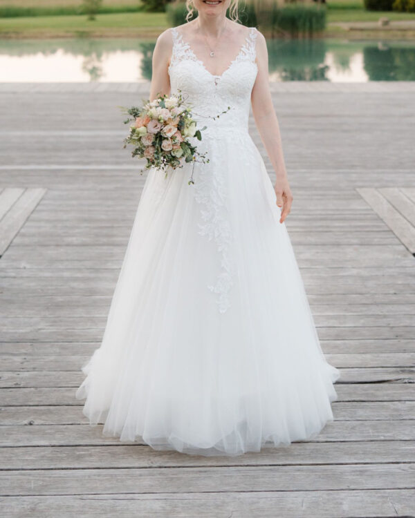 romantisches Brautkleid von merys Brautkleider nun bei monarosa in Bronschhofen