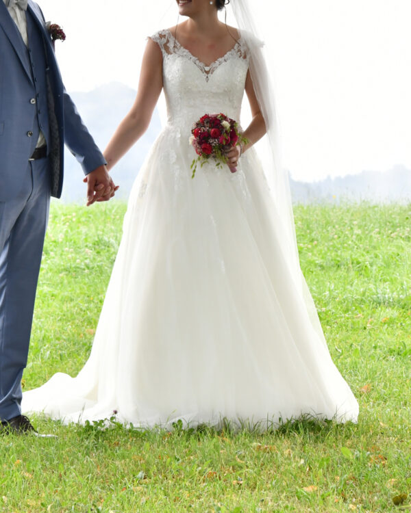 einfach wunderschön ist dieses Brautkleid von Ladybird. Nun als Secondlove Brautkleid bei monarosa