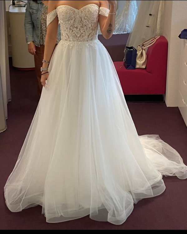 Nr. 4459 Pronovias Caron